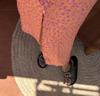 Tara Emad feet photo thumbnail