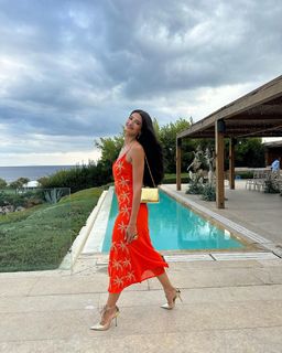 Tara Emad feet photo thumbnail