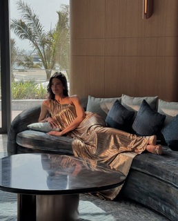 Tara Emad feet photo thumbnail