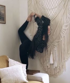 Tara Emad feet photo 11