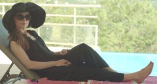 Tara Fitzgerald feet photo 15