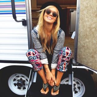 Tara Holt feet photo 2