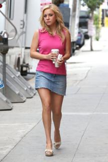 Tara Holt feet photo 3