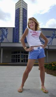 Tara Lipinski feet photo thumbnail