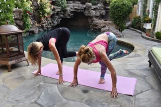 Tara Lipinski feet photo thumbnail