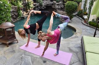 Tara Lipinski feet photo thumbnail