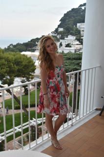 Tara Lipinski feet photo thumbnail