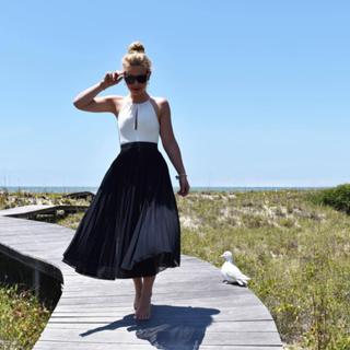 Tara Lipinski feet photo thumbnail