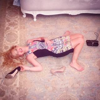 Tara Lipinski feet photo thumbnail