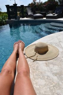 Tara Lipinski feet photo thumbnail