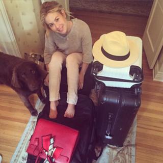 Tara Lipinski feet photo thumbnail