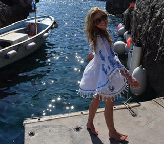 Tara Lipinski feet photo thumbnail
