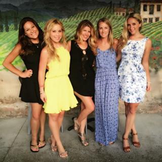 Tara Lipinski feet photo thumbnail
