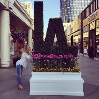 Tara Lipinski feet photo thumbnail