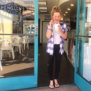 Tara Lipinski feet photo thumbnail