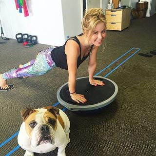 Tara Lipinski feet photo thumbnail