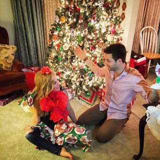 Tara Lipinski feet photo thumbnail