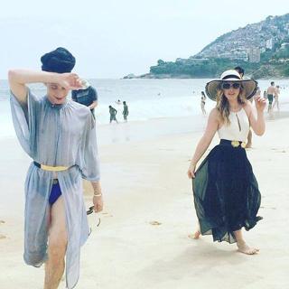 Tara Lipinski feet photo thumbnail