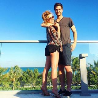 Tara Lipinski feet photo thumbnail