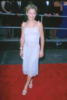 Tara Lipinski feet photo thumbnail