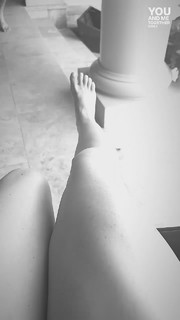 Tara Lipinski feet photo thumbnail