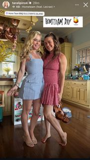 Tara Lipinski feet photo thumbnail