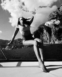 Tara Macken feet photo 1