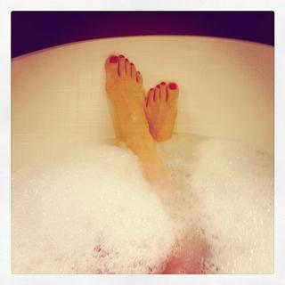 Tara Moss feet photo 15