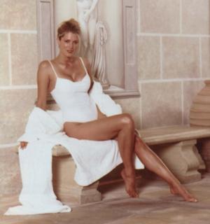 Tara Moss feet photo 18