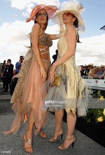 Tara Moss feet photo 15