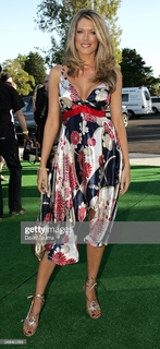 Tara Moss feet photo 11