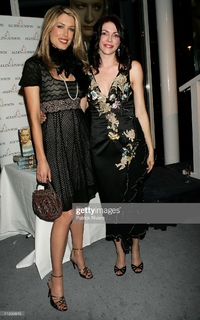 Tara Moss feet photo 9