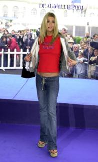 Tara Reid feet photo thumbnail