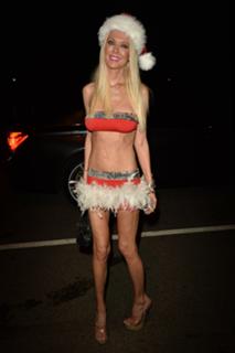 Tara Reid feet photo thumbnail