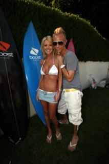 Tara Reid feet photo thumbnail