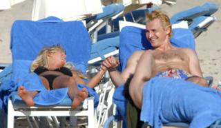 Tara Reid feet photo thumbnail