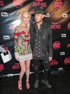 Tara Reid feet photo thumbnail