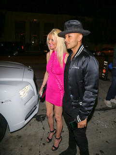Tara Reid feet photo thumbnail