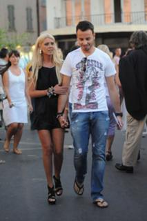 Tara Reid feet photo thumbnail