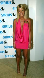 Tara Reid feet photo thumbnail