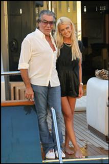 Tara Reid feet photo thumbnail