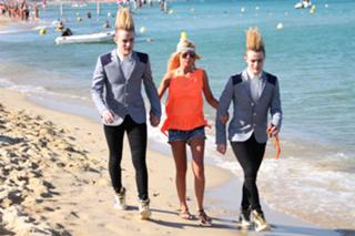 Tara Reid feet photo thumbnail