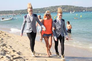 Tara Reid feet photo thumbnail