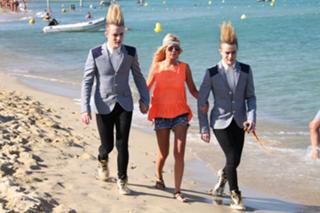 Tara Reid feet photo thumbnail