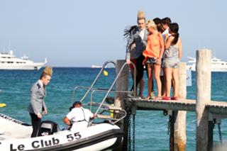 Tara Reid feet photo thumbnail