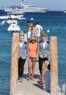 Tara Reid feet photo thumbnail