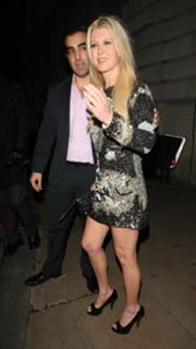 Tara Reid feet photo thumbnail