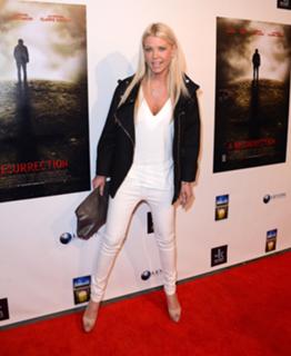 Tara Reid feet photo thumbnail