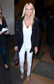 Tara Reid feet photo thumbnail