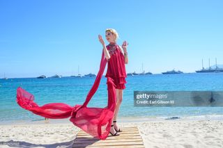 Tara Reid feet photo 8
